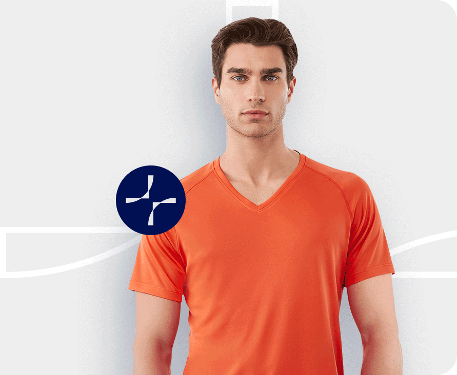 άντρας που φοράει T-shirt